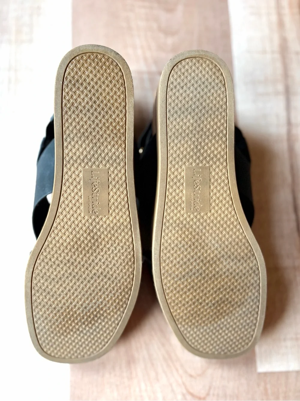 LifeStride Georgina Black Crisscross Slingback Sandals with Tan Footbed Size 9